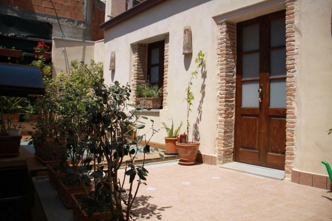 Due Sicilie Maison De Charme Casalvecchio Siculo Luaran gambar